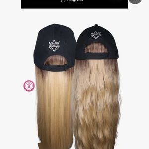 Elegant Black Cap with Blonde Hair Extension